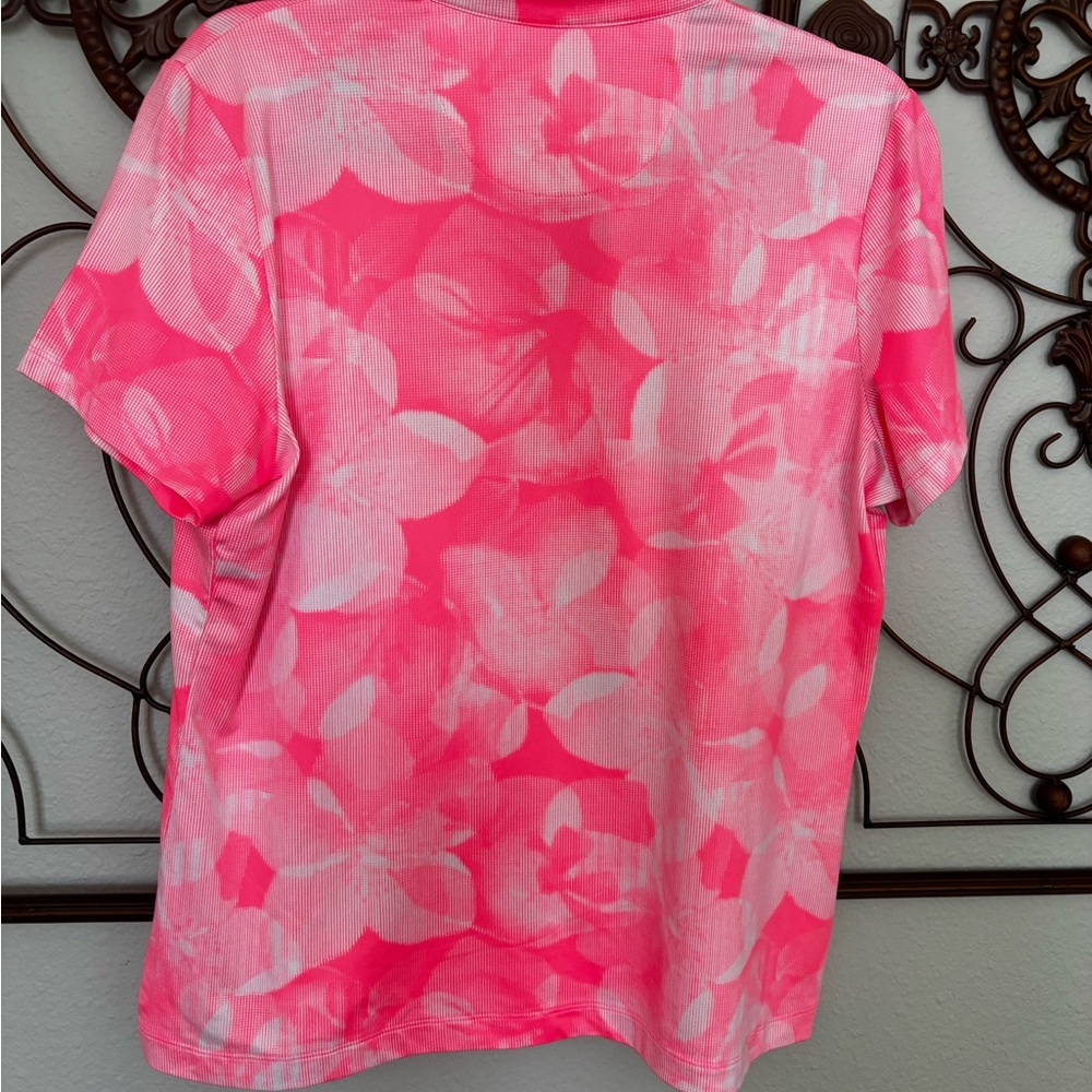 Tail White Label Bright Pink Patterned Golf Top NWOT - Picture 2 of 4